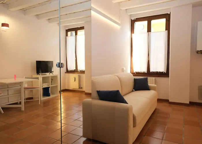 Vr - Monolocale Romeo *